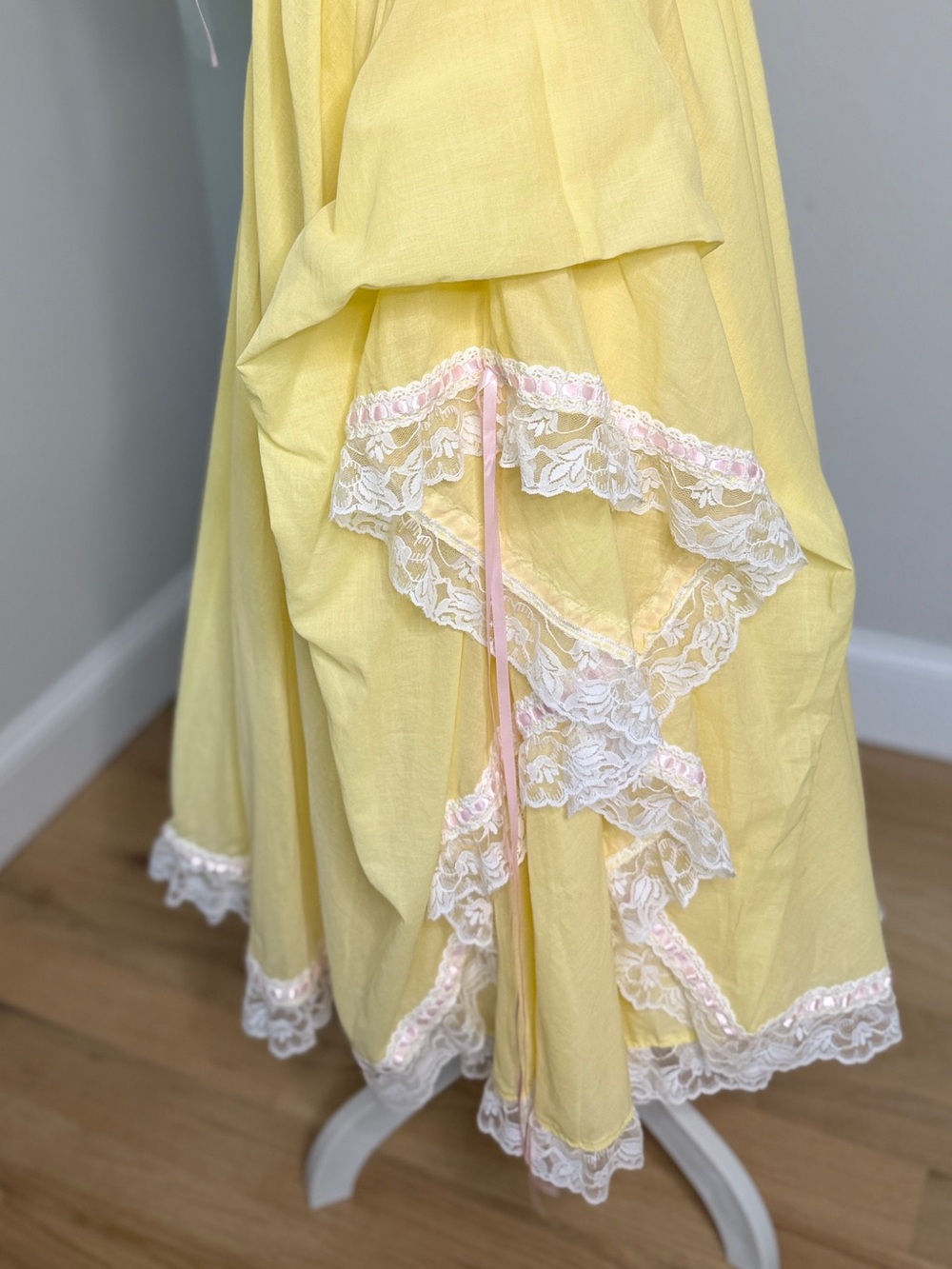 Selkie Custard Cupid Dress Small – Corset Back & Adjustable Bustle NWT - Picture 5 of 8
